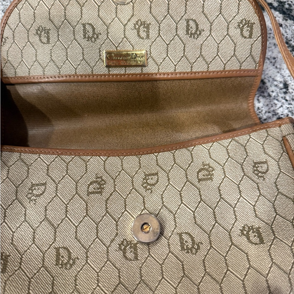 CHRISTIAN DIOR VINTAGE HONEY COMB BAG WITH STRAP - Picture 3 of 11